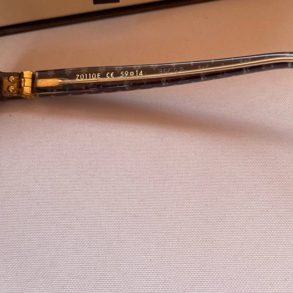 LOUIS VUITTON sunglasses - Picture 5 of 9